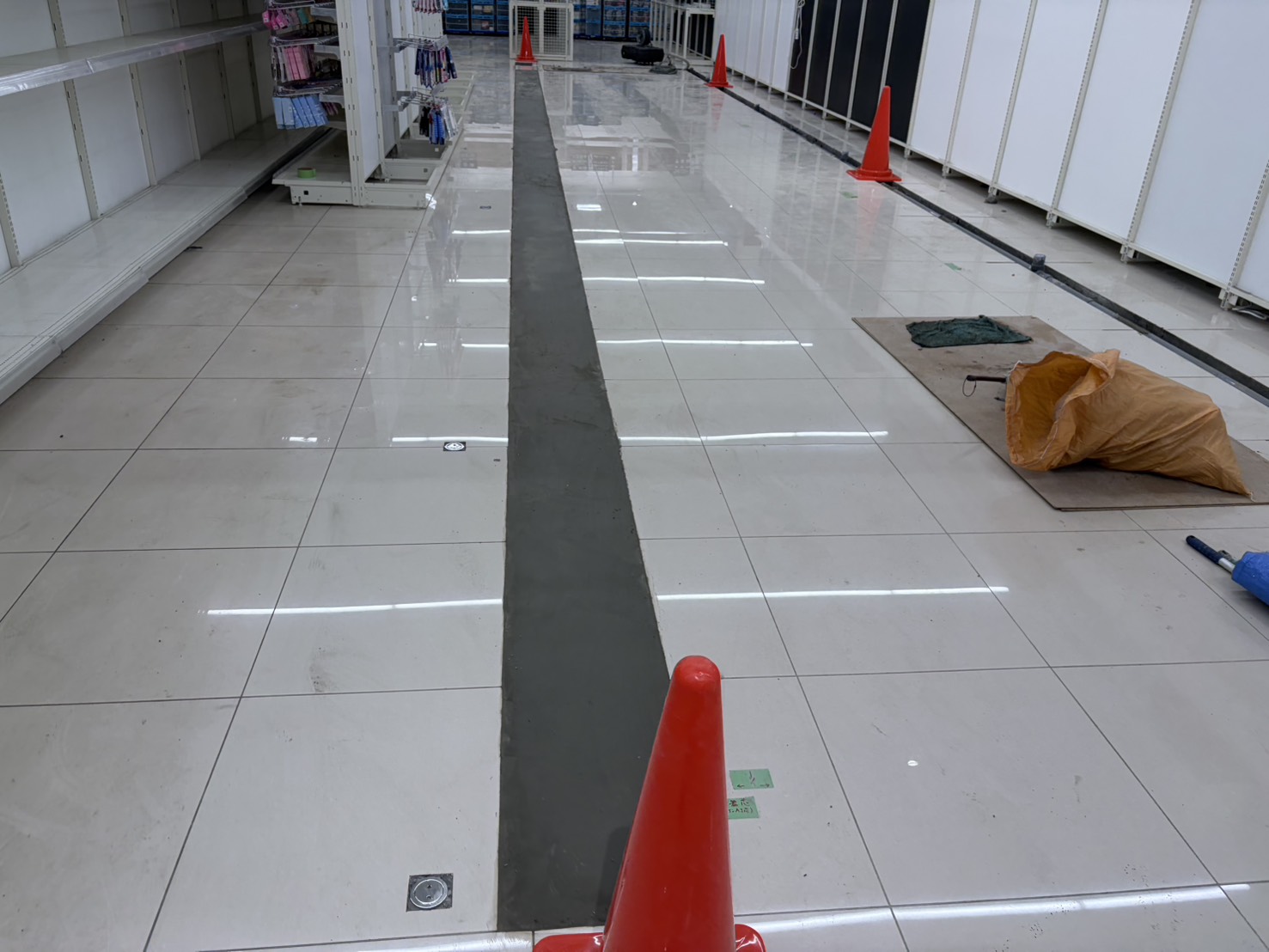 店舗改修工事に伴う土間工事　茨城県土浦市